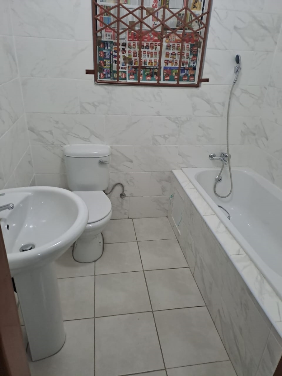 8 Bedroom Property for Sale in Rammulotsi Free State